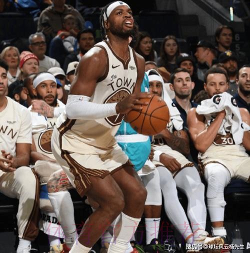 库里14分米勒空砍28分,勇士136-116大胜黄蜂三连胜 库里14分米勒空砍28分,勇士136-116大胜黄蜂三连胜